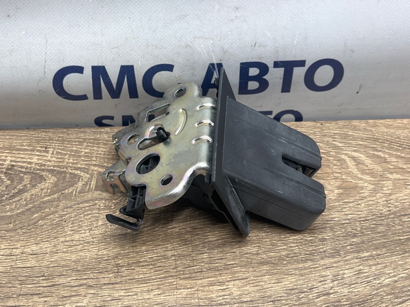 Замок багажника A6 C7 2.0 CYP