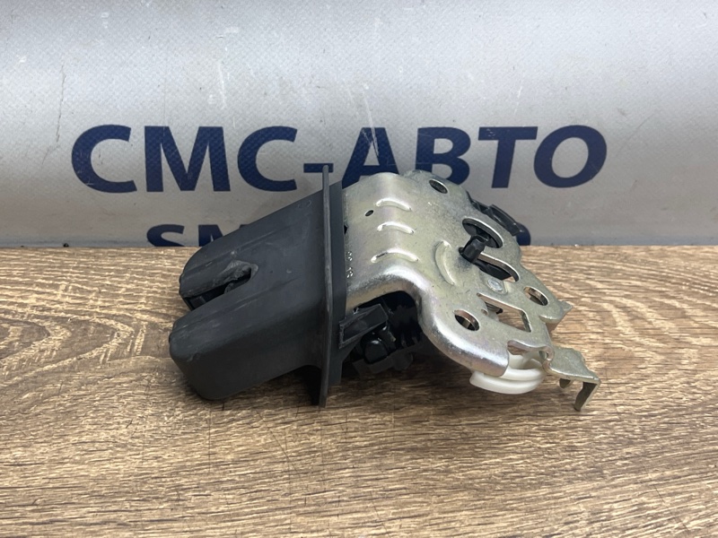 Замок багажника A5 8T 2.0T CDN Замок багажника A5 8T 2.0T CDN