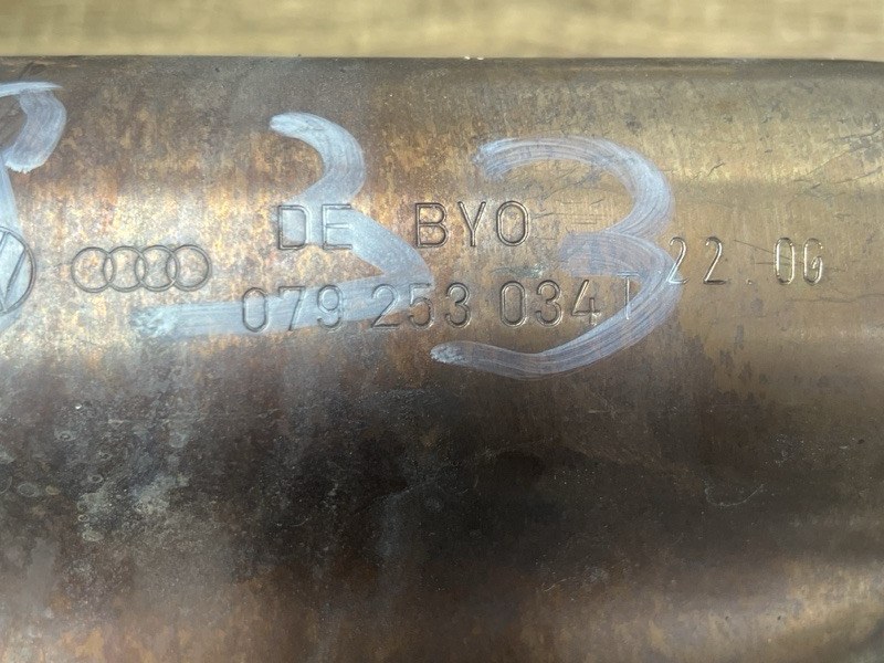 Катализатор левый A8 D3 4.2 FSI BVJ