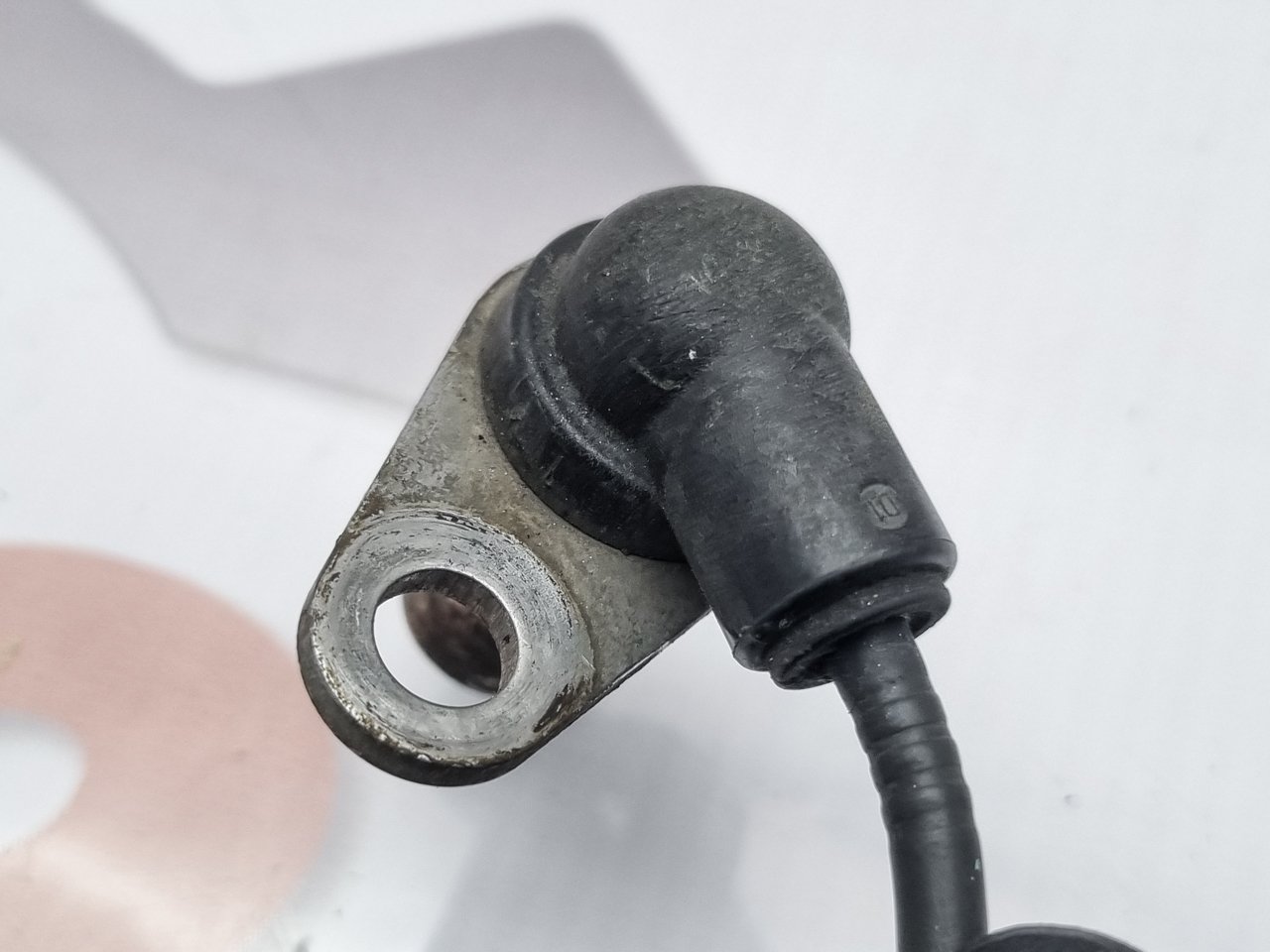 Датчик ABS передний правый Suzuki Grand Escudo TX92W H27A