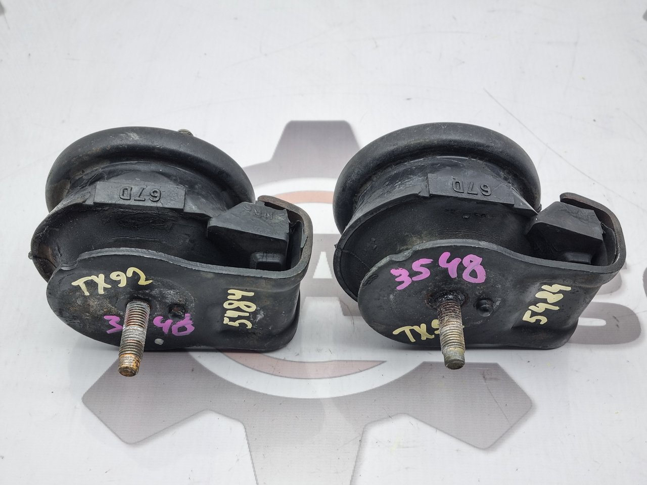 Подушка двигателя Suzuki Grand Escudo TX92W H27A Подушка двигателя Suzuki Grand Escudo TX92W H27A