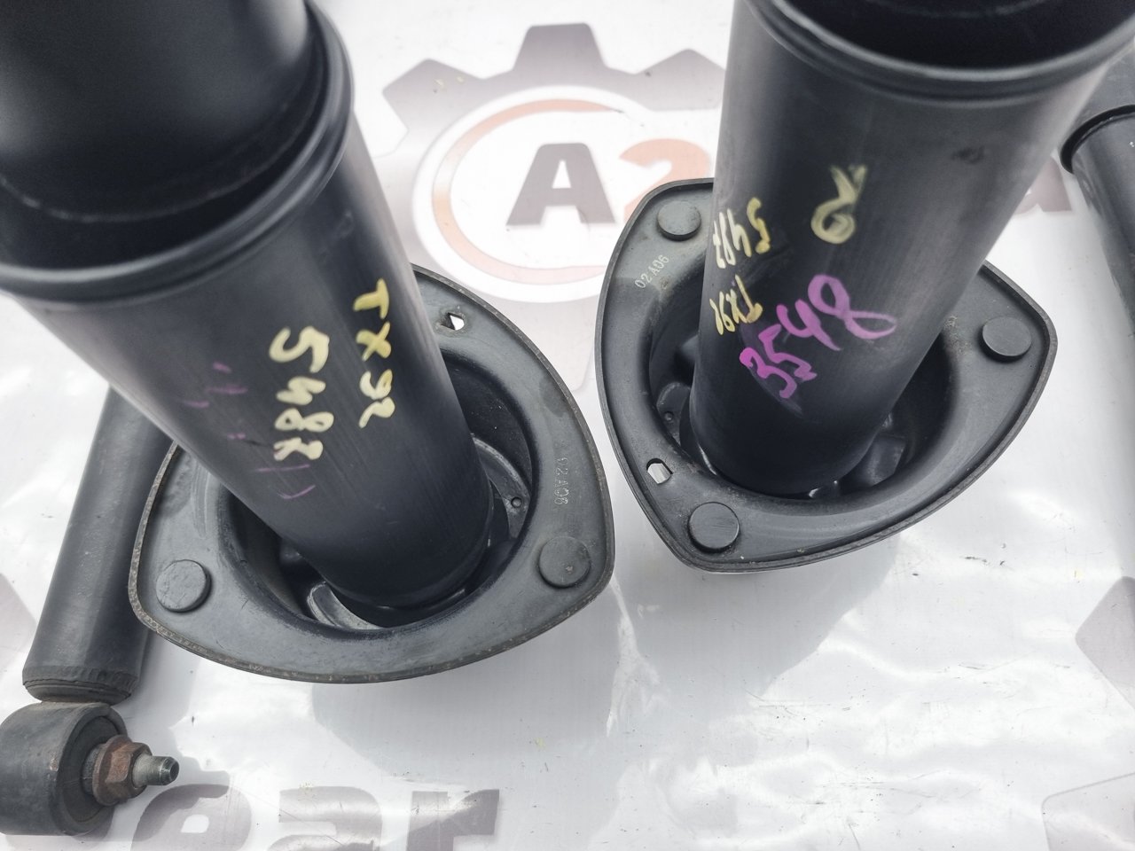 Амортизаторы комплект Grand Escudo 2002 TX92W H27A