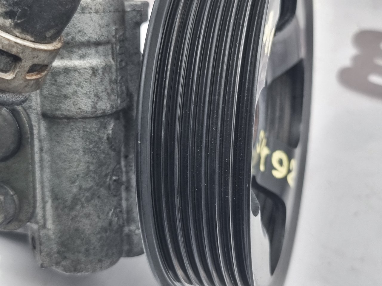 Насос гидроусилителя руля Toyota Camry ACV40 2AZ-FE Насос гидроусилителя руля Toyota Camry ACV40 2AZ-FE