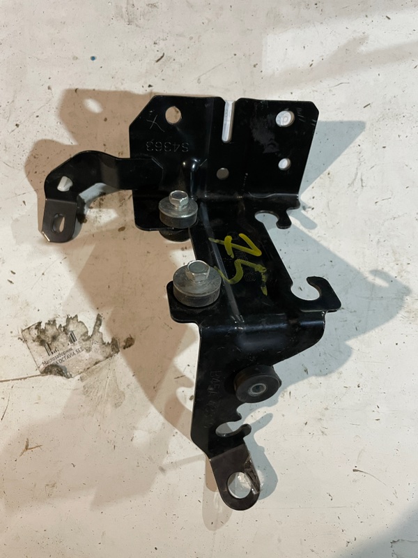 Кронштейн блока ABS MAZDA 3 2017 BM PEVPS b45a43310 Б/У