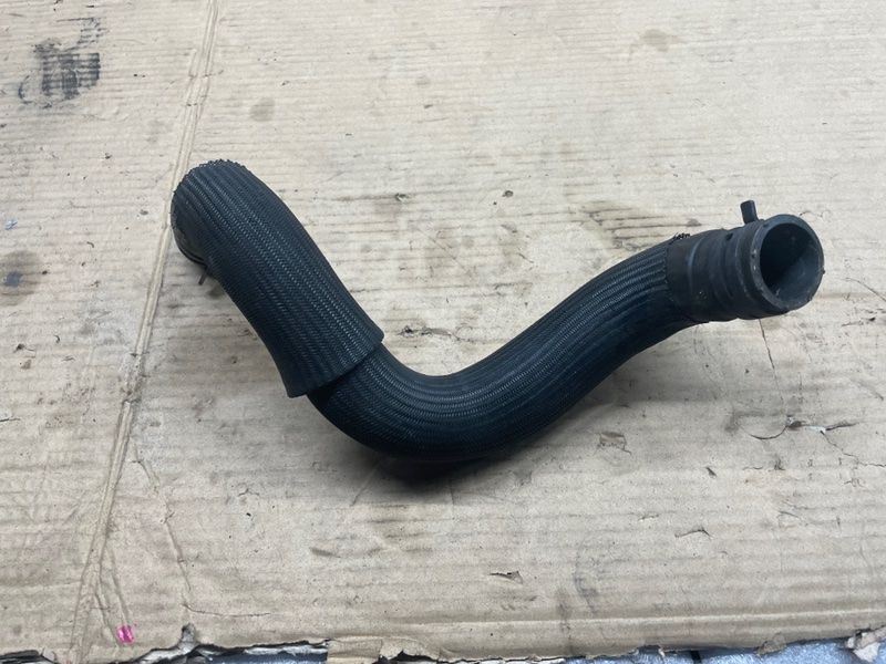 Запчасть патрубок системы охлаждения FORD MONDEO 5 2016 CE Лифтбэк UNCE dg938b273 Б/У Патрубок системы охлаждения FORD MONDEO 5 2016 CE Лифтбэк UNCE dg938b273 Б/У