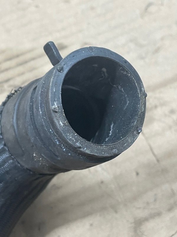 Патрубок системы охлаждения MONDEO 5 2016 CE Лифтбэк UNCE Патрубок системы охлаждения MONDEO 5 2016 CE Лифтбэк UNCE