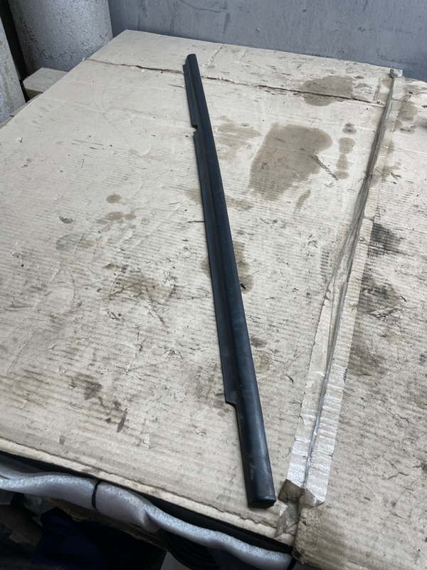 Молдинг двери задний левый VOLKSWAGEN Tiguan 2015 5N2 CTHA 5n0839477a Б/У