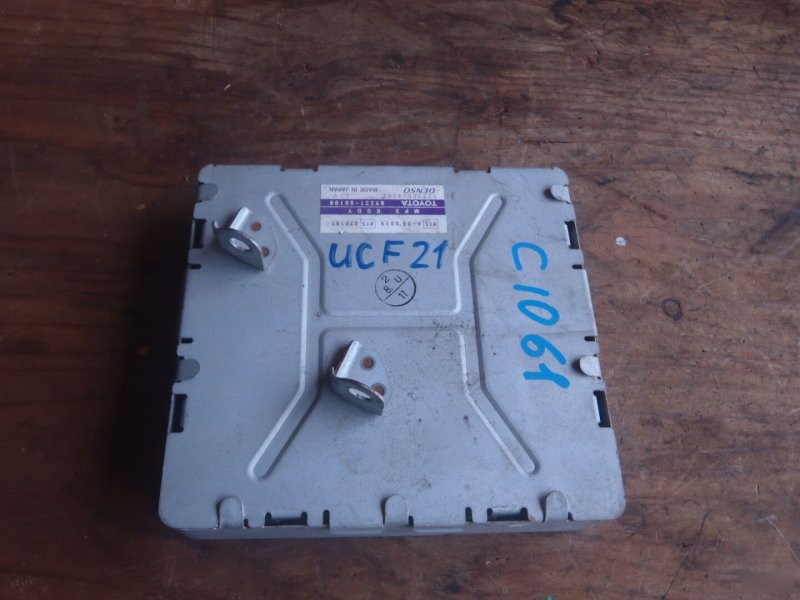 Блок управления дверьми TOYOTA CELSIOR UCF21 1UZFE 89221-50100 контрактная