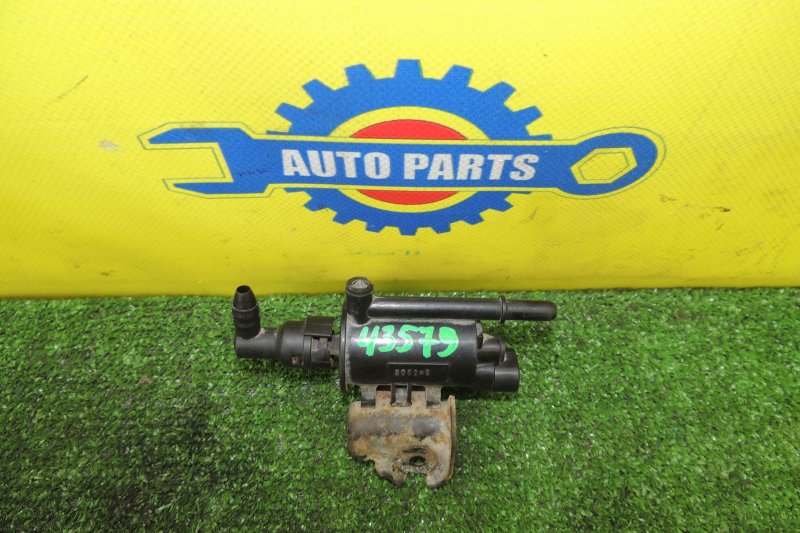 Запчасть клапан вентиляции топливного бака CHEVROLET TRAILBLAZER GMT360 LL8 контрактная Клапан вентиляции топливного бака CHEVROLET TRAILBLAZER GMT360 LL8 контрактная