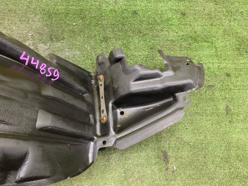 Подкрылок передний правый PRIUS NHW20 1NZFXE