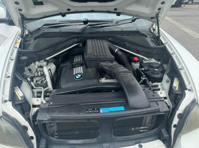Уши передние правые X5 2008 E70 N52B30AF