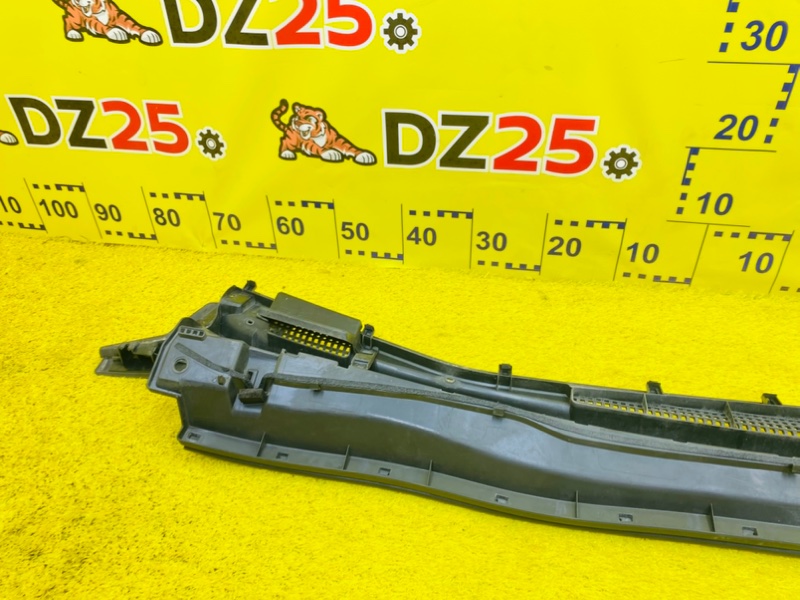 Жабо переднее VOXY 2014/Цвет 202 ZWR80 2ZRFXE
