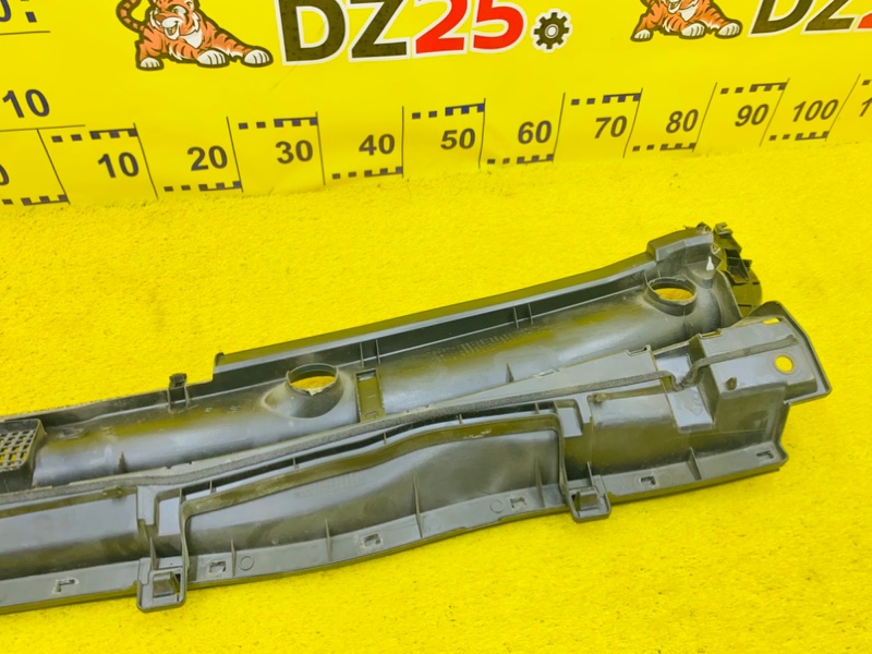 Жабо переднее VOXY 2014/Цвет 070 ZWR80 2ZRFXE