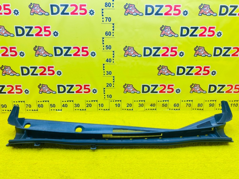 Жабо переднее TOYOTA VOXY 2014/Цвет 202 ZWR80 2ZRFXE 55708-28190 контрактная