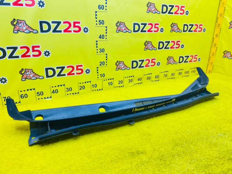 Жабо переднее TOYOTA VOXY ZWR80 2ZRFXE