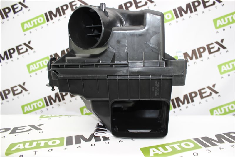 Корпус воздушного фильтра  2.0i  2.5i Toyota CAMRY V70 V75