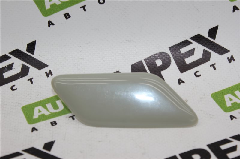 Крышка омывателя фары правая Toyota CAMRY 2018-2021 V70 2018-2021 дорест 85353-33020-C0 новая