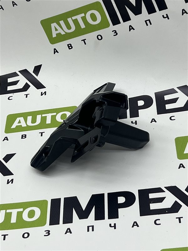 Кронштейн решетки радиатора правый RAPID Rapid II с 2020-