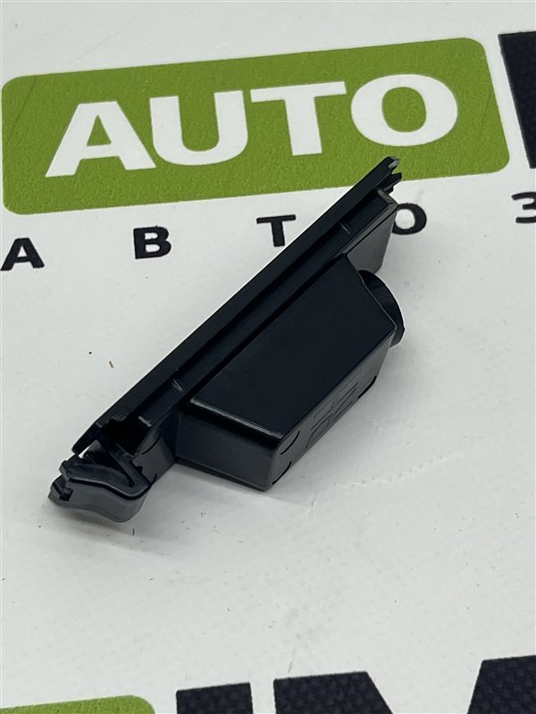 Подсветка номера правая RIO 2017-2023 IV 2017-2023