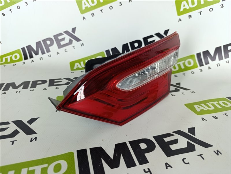 Фонарь лампы правый Toyota CAMRY V70 V75 Фонарь лампы правый Toyota CAMRY V70 V75