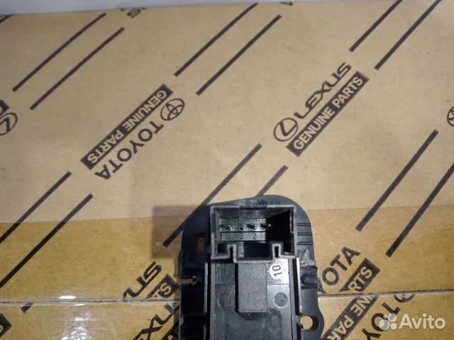 Кнопка стеклоподъемника правая Volkswagen Tiguan 1 Кнопка стеклоподъемника правая Volkswagen Tiguan 1