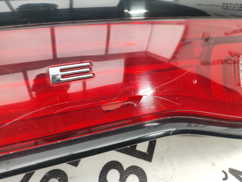 Фонарь крышки багажника Charger LD