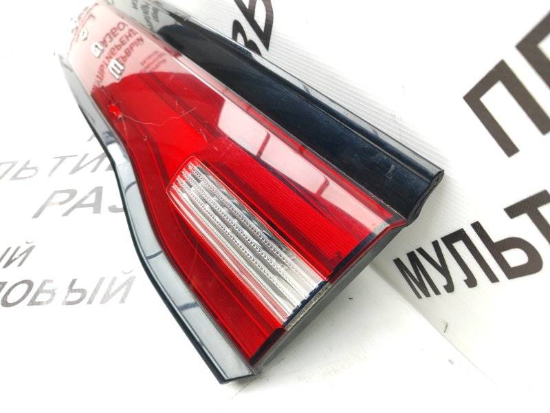 Фонарь крышки багажника Dodge Charger LD