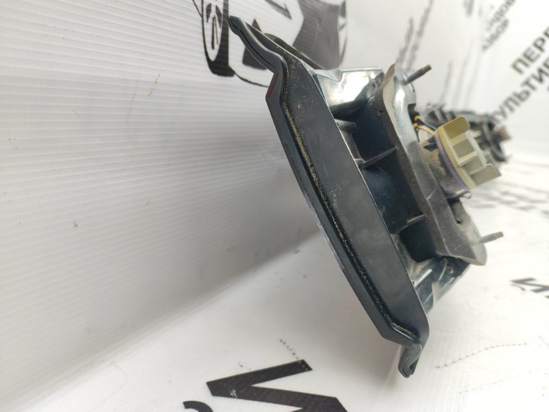 Фонарь крышки багажника Charger LD