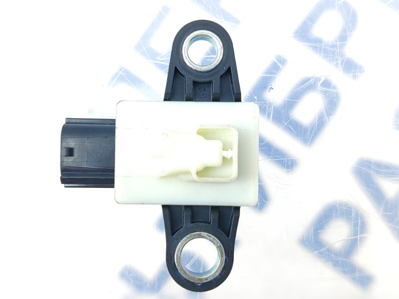 Датчик удара передний левый Murano Z52