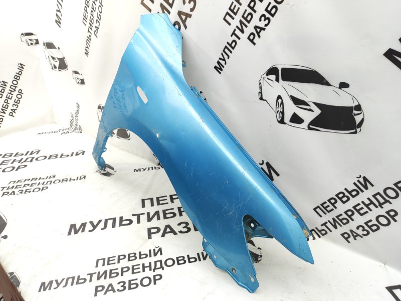 Крыло переднее правое Toyota Camry 40