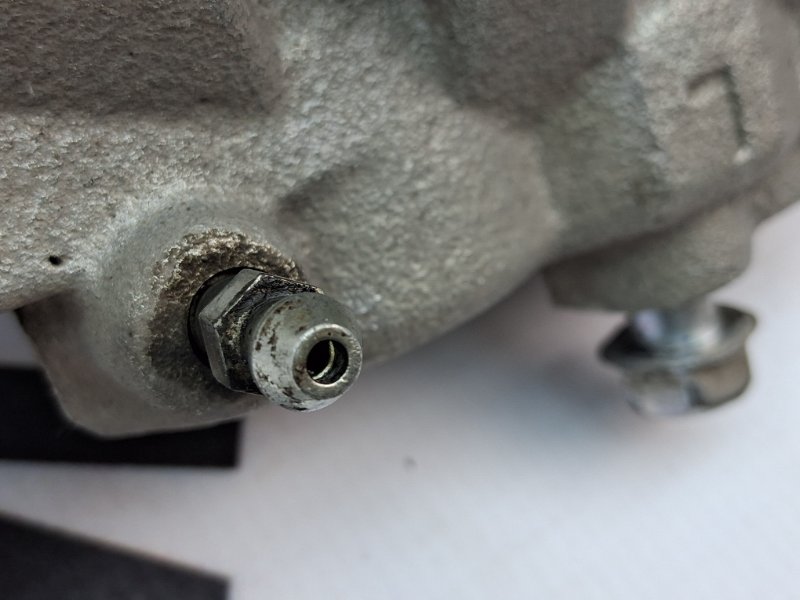 Суппорт тормозной передний левый Highlander 2 40