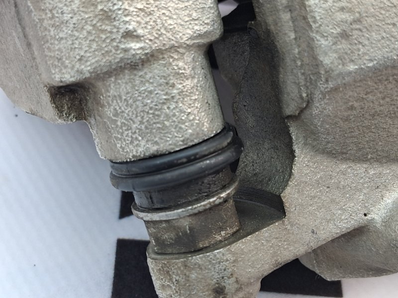 Суппорт тормозной передний левый Highlander 2 40