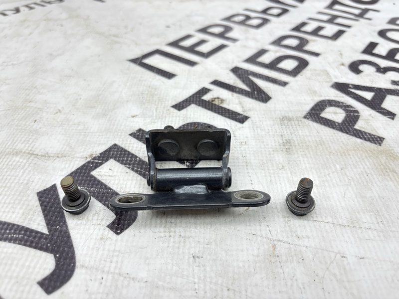 Петля крышки багажника Toyota RAV4 40 68810-42070 Б/У