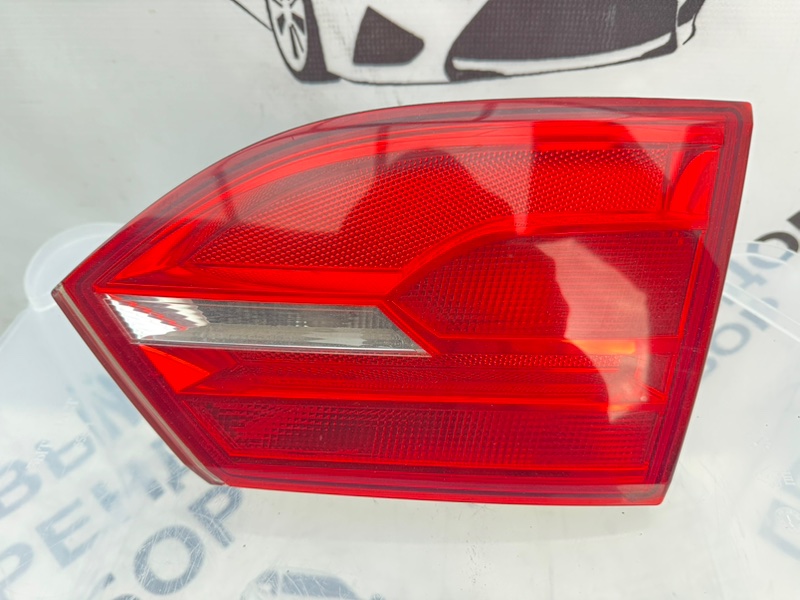 Фонарь крышки багажника задний правый Volkswagen Jetta 6 5C6 945 094 Б/У