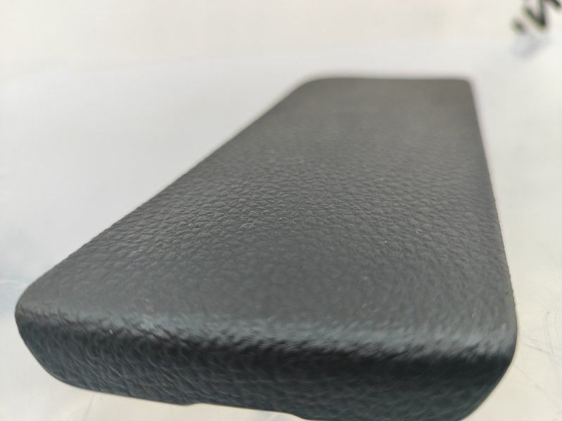 Накладка крышки багажника левая Jetta 6