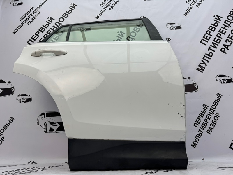 Дверь боковая задняя правая Rav4 40