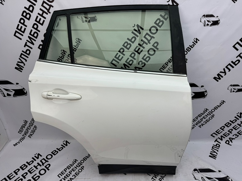 Дверь боковая задняя правая Rav4 40