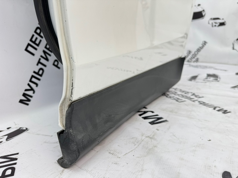 Дверь боковая задняя левая Rav4 40