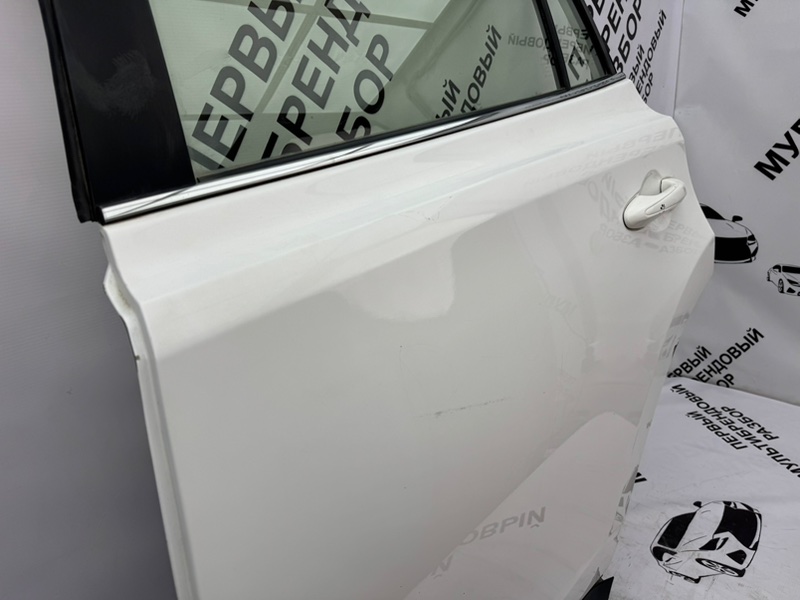 Дверь боковая задняя левая Rav4 40