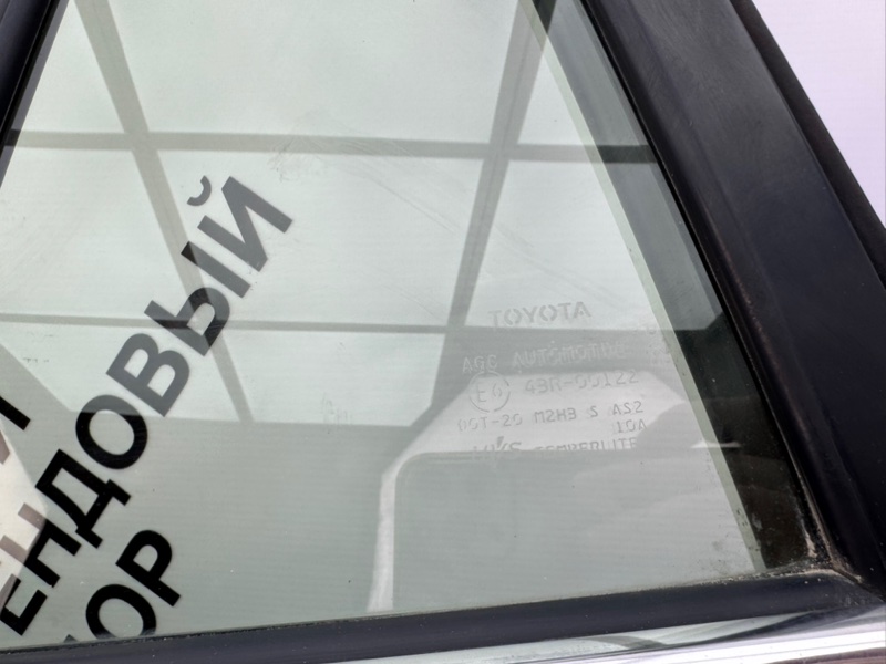 Дверь боковая задняя левая Rav4 40