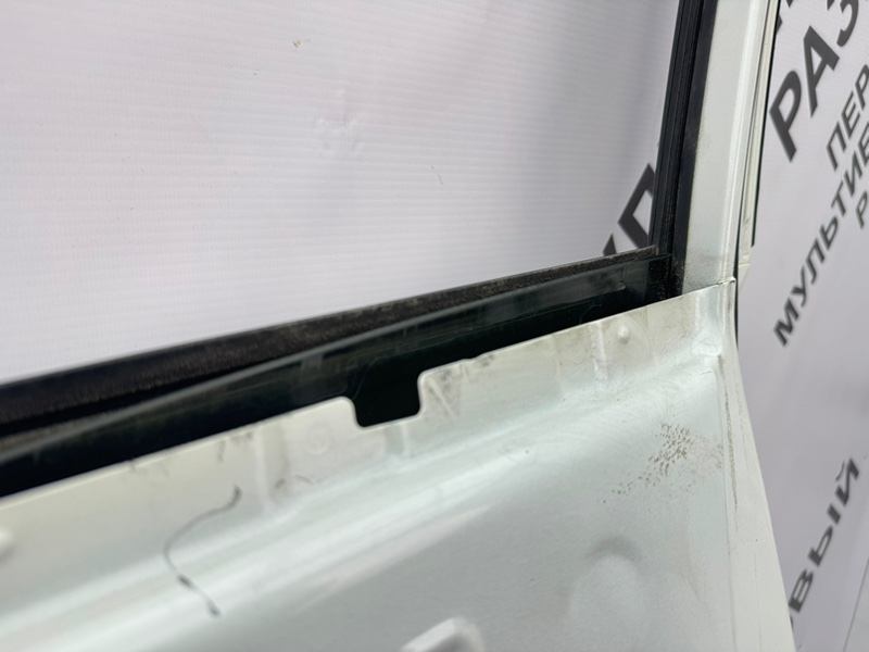 Дверь боковая передняя правая Rav4 40