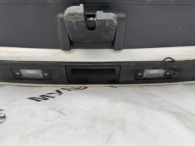 Крышка багажника Tiguan 1