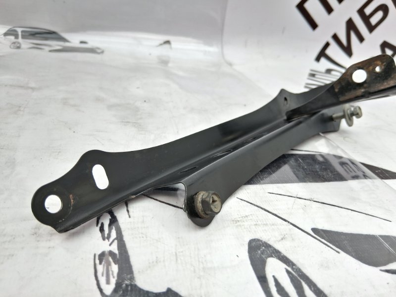 Центральная стойка кузова Land Cruiser Prado 120