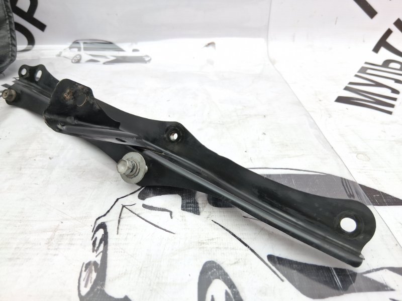 Центральная стойка кузова Toyota Land Cruiser Prado 120