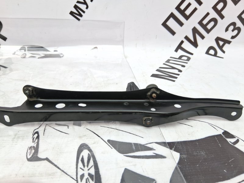 Центральная стойка кузова Land Cruiser Prado 120