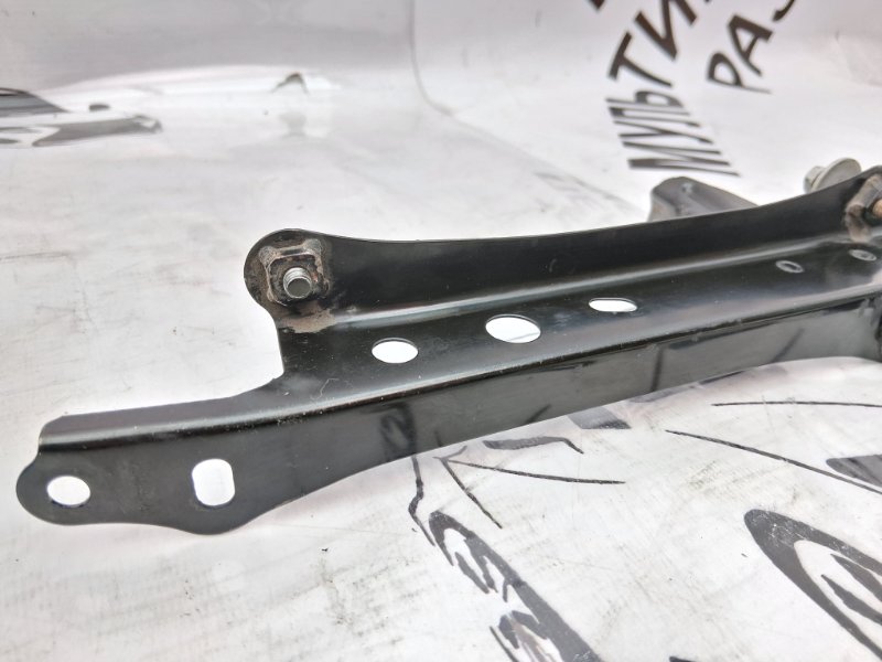 Центральная стойка кузова Land Cruiser Prado 120