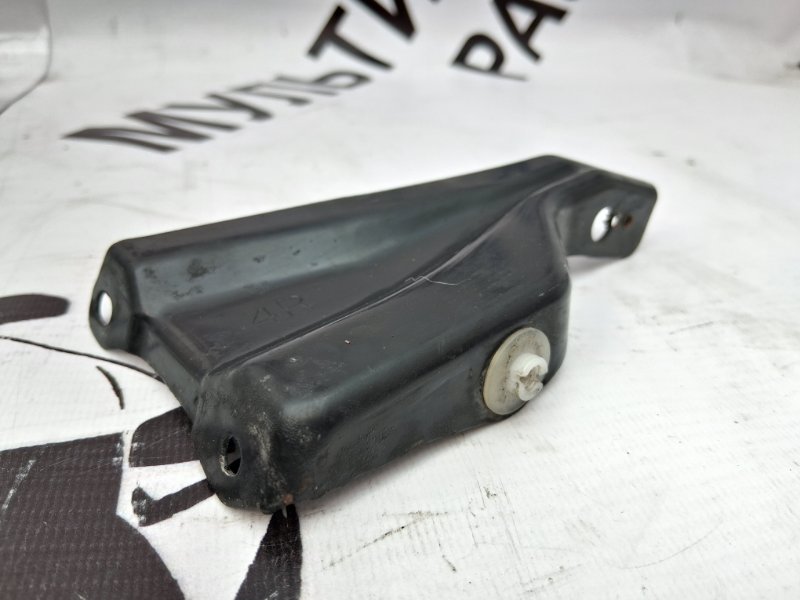 Крепление бампера правое Land Cruiser Prado 120 Крепление бампера правое Land Cruiser Prado 120