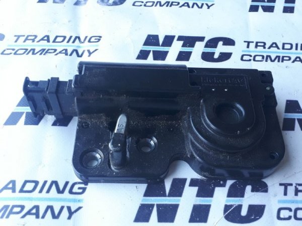 Ответная часть замка багажника volkswagen touareg 2002-2010 Volkswagen Touareg 7L BMV 2006