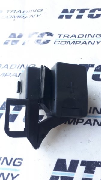 Плюсовой вывод в моторном отсеке Bmw 3-Series E46 Copmact E46 COMPACT N42B20 2003