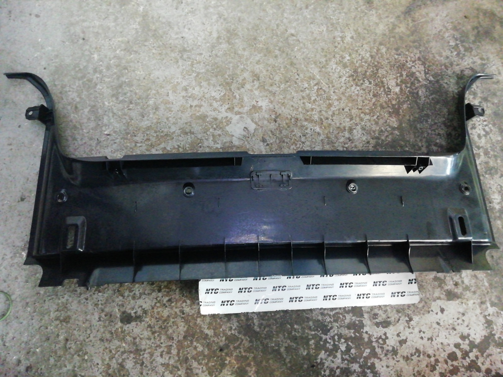 Накладка багажника Bmw E39 Накладка багажника Bmw E39